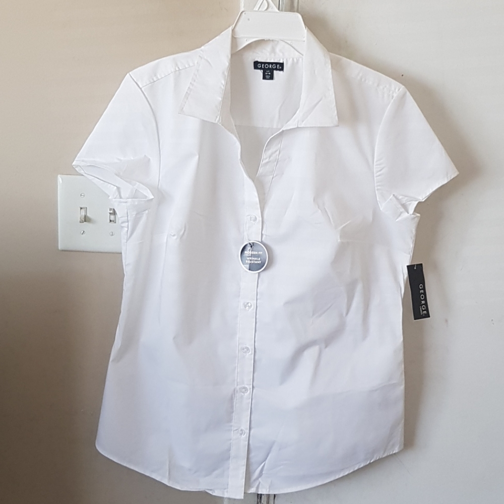 New white short sleeve shirt
